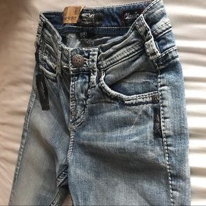 One incredibly sexy pair of jeans. 😉